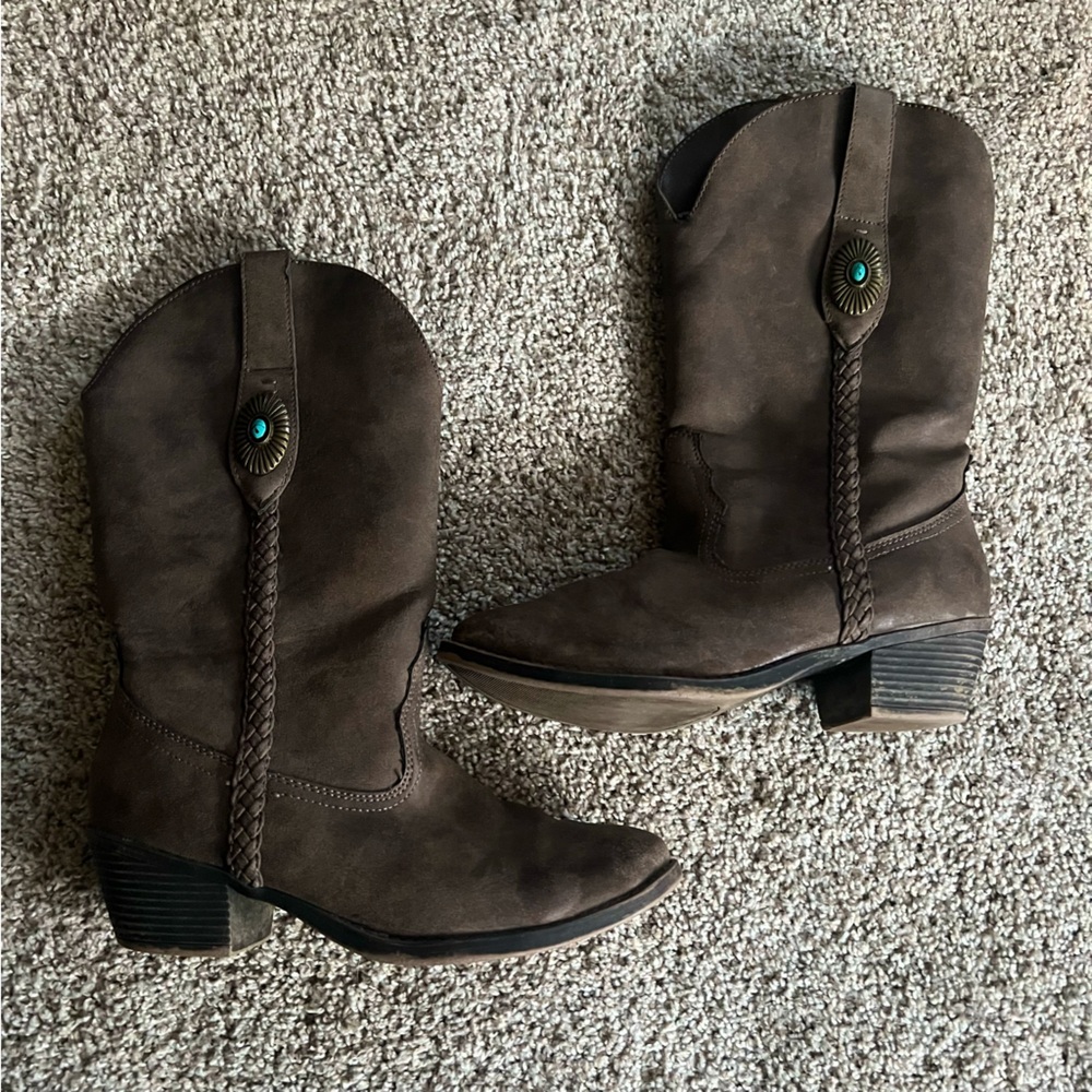 Rampage Brown Suede Western Heeled Boots with Turquoise Accent